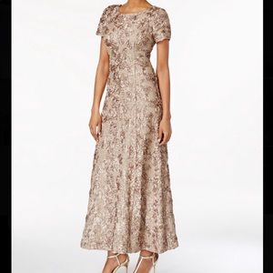 NEW Alex evenings Champagne gown